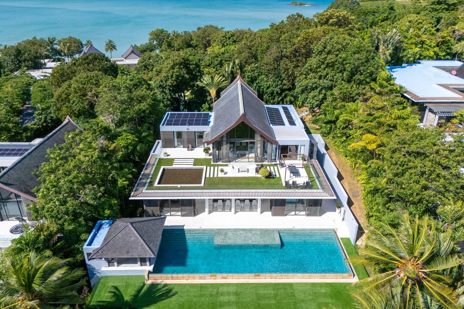 Cape Yamu 6-suite luxury villa Philippe Starck